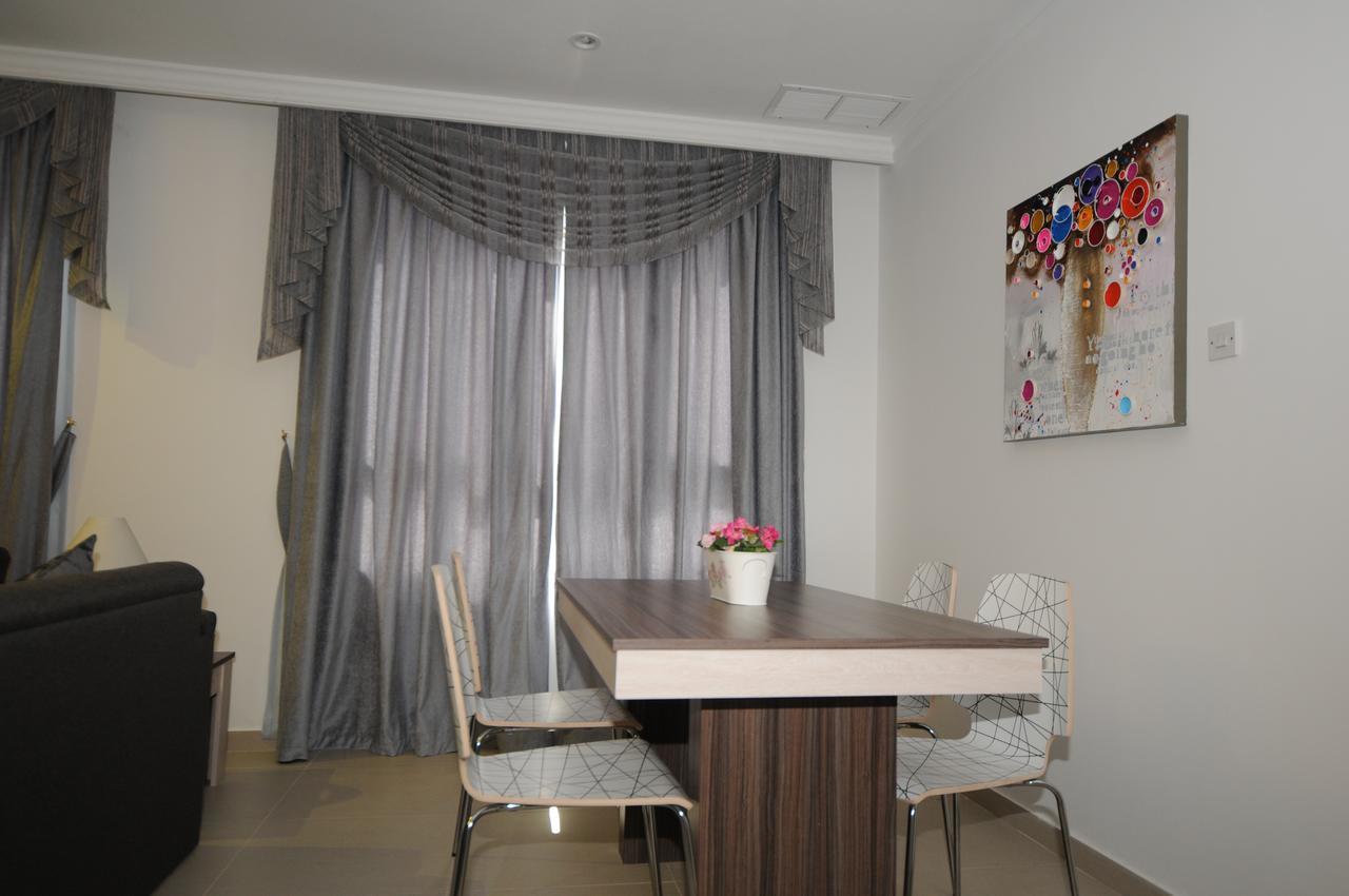 Al Muhanna Plaza Luxury Apartments Kuwait City Eksteriør billede