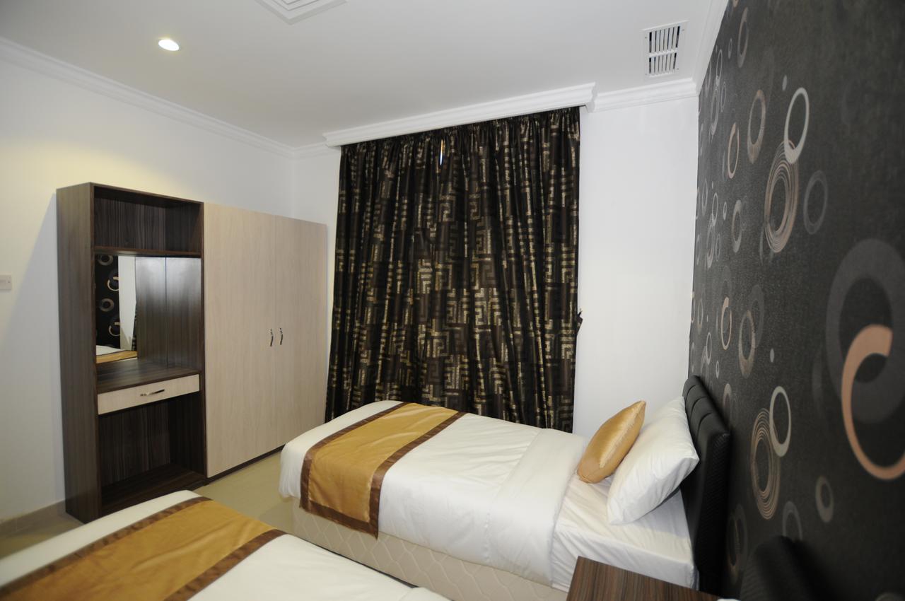 Al Muhanna Plaza Luxury Apartments Kuwait City Eksteriør billede