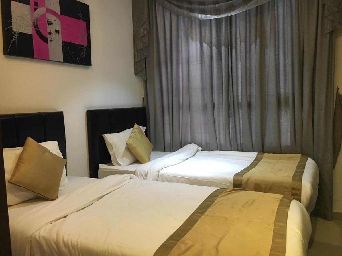 Al Muhanna Plaza Luxury Apartments Kuwait City Eksteriør billede