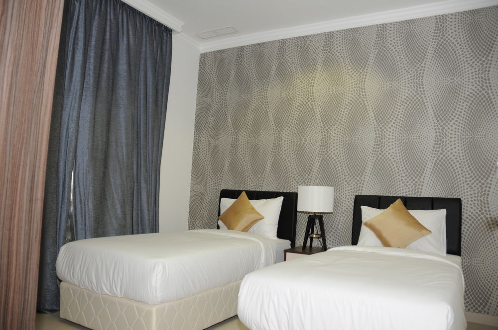 Al Muhanna Plaza Luxury Apartments Kuwait City Eksteriør billede